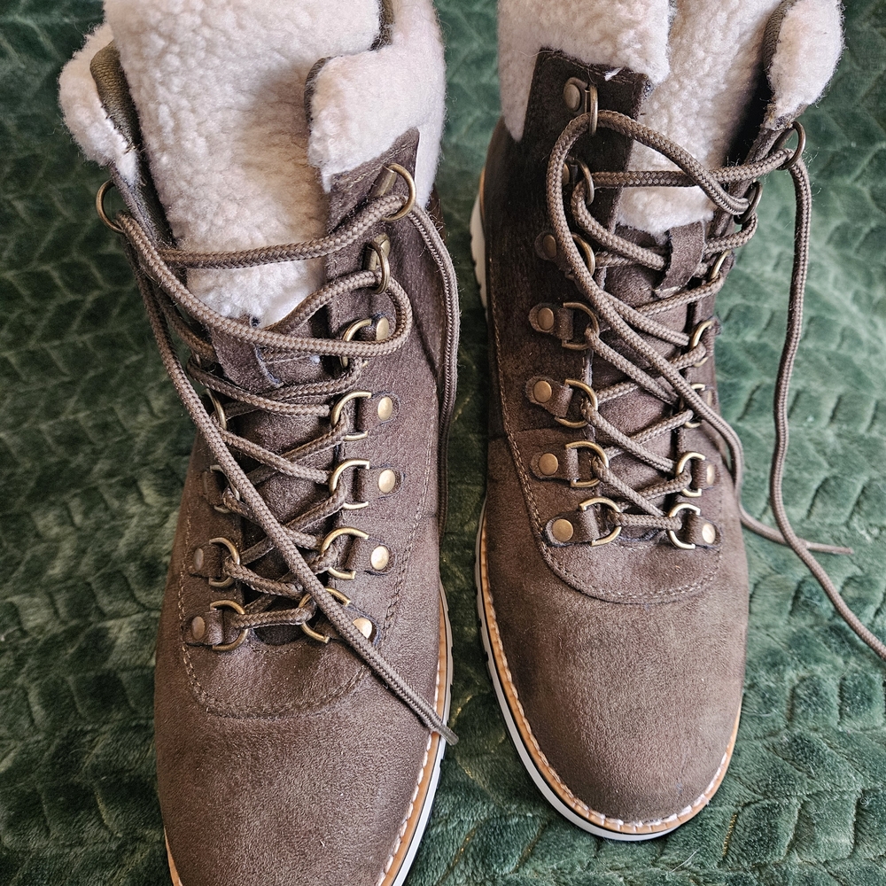 White Mountain Olive Suede Lace-Up Sherpa Collar Boots